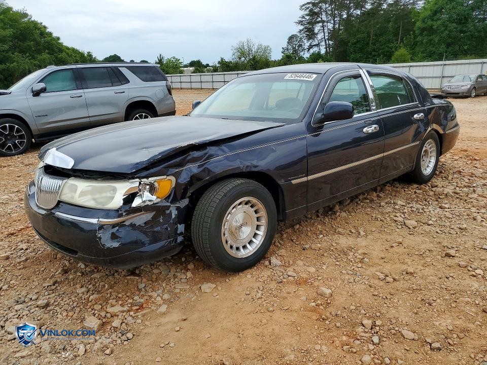 1999 LINCOLN TOWN CAR EXECUTIVE – Lot 52646446 auction photo