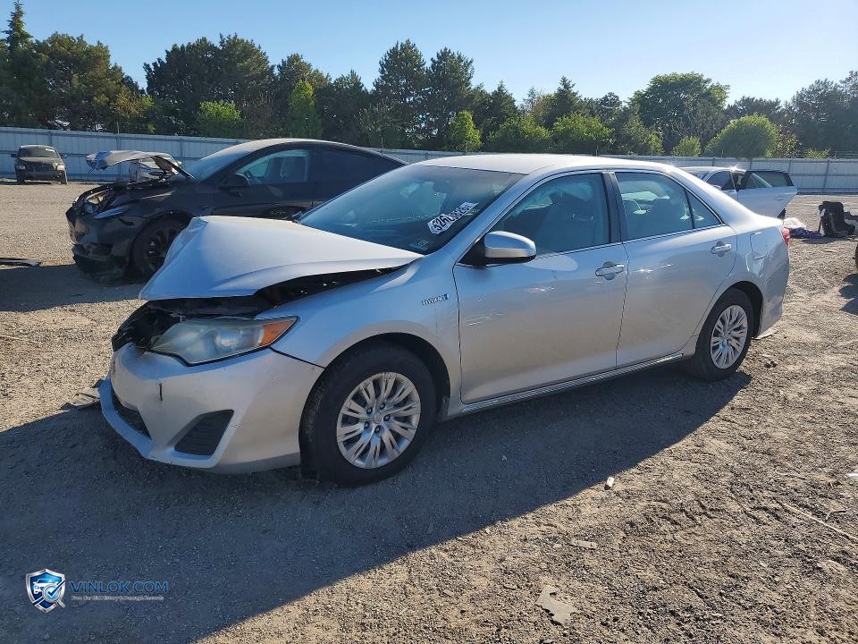 2014 TOYOTA CAMRY HYBRID LE – Lot 52660826 auction photo