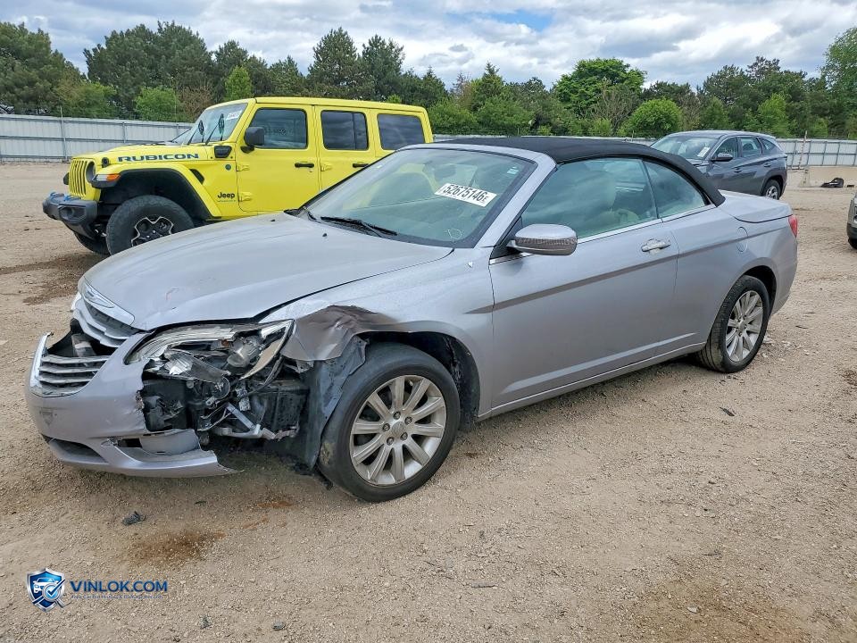 2013 CHRYSLER 200 TOURING – Lot 52675146 auction photo
