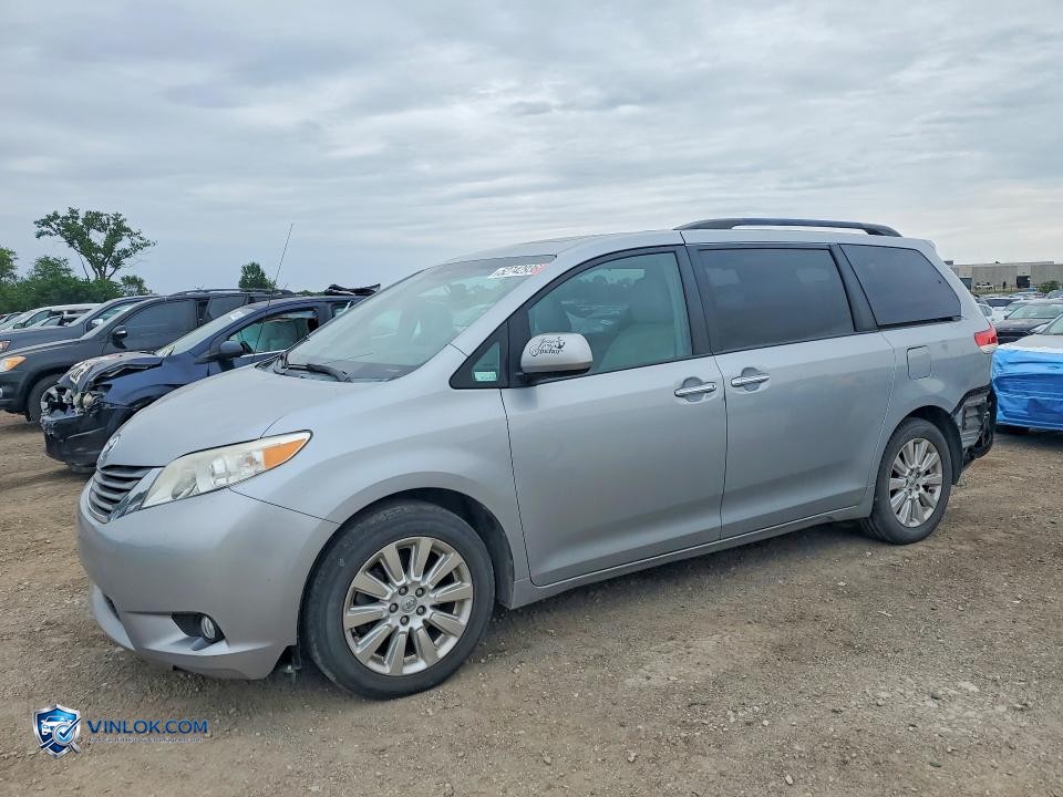2014 TOYOTA SIENNA XLE 7-PASSENGER – Lot 52742936 auction photo