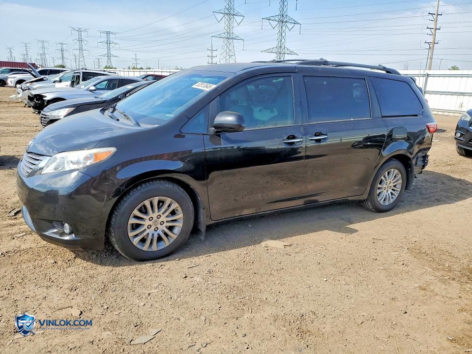 2017 TOYOTA SIENNA XLE 8-PASSENGER – Lot 52813646 auction photo