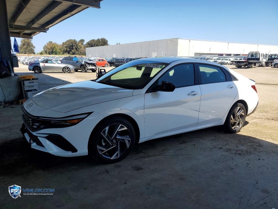 2025 HYUNDAI ELANTRA HYBRID SEL SPORT – Lot 52879496 auction photo
