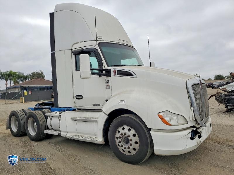 2017 KENWORTH T680 SEMI TRUCK – Lot 52935016 auction photo