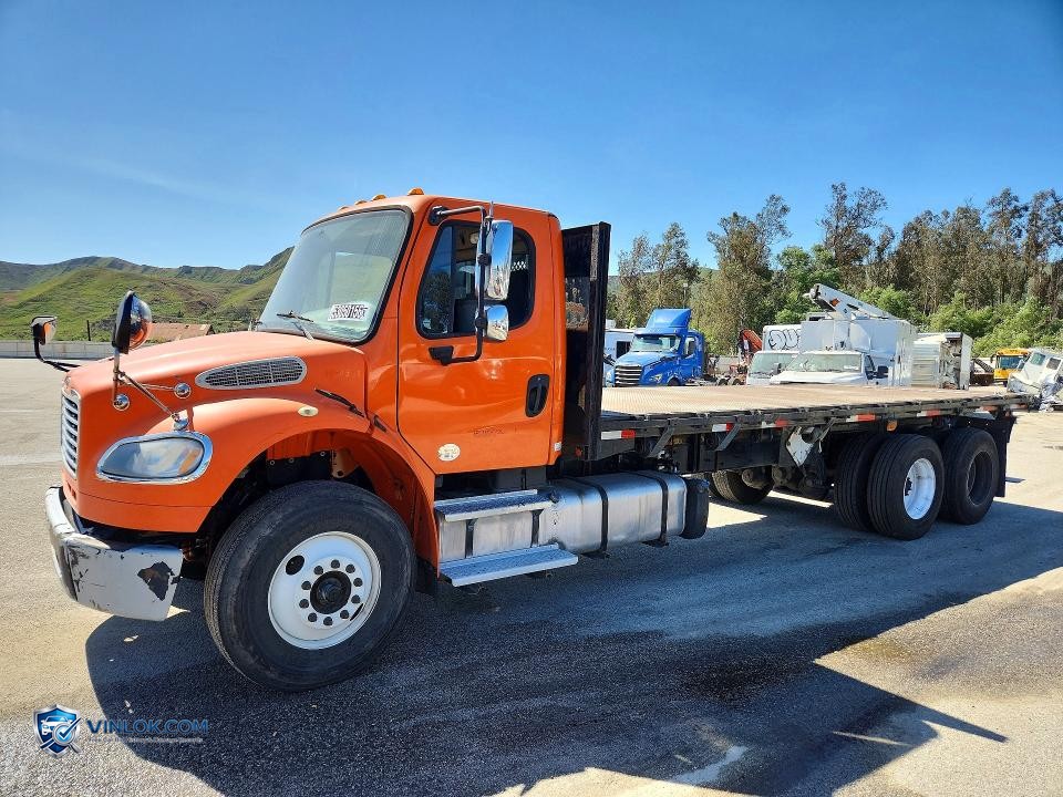 2016 FREIGHTLINER BUSINESS CLASS M2 FLATBED TRUCK – Lot 53050156 auction photo