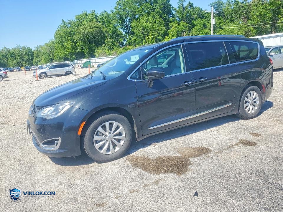 2018 CHRYSLER PACIFICA TOURING L – Lot 53091166 auction photo
