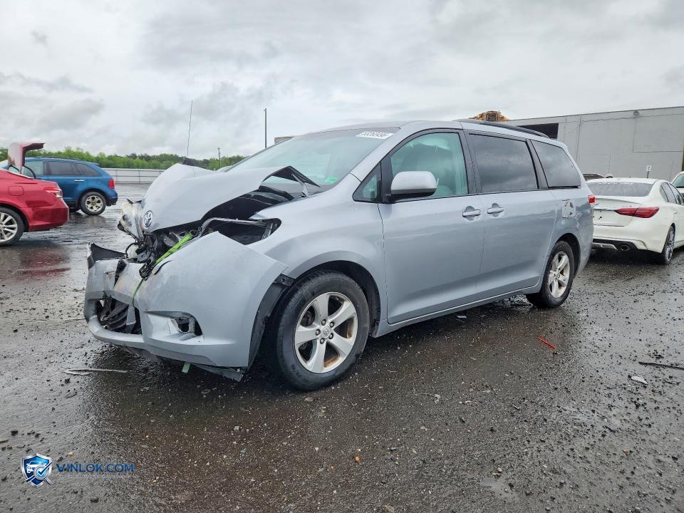 2013 TOYOTA SIENNA LE – Lot 53260496 auction photo