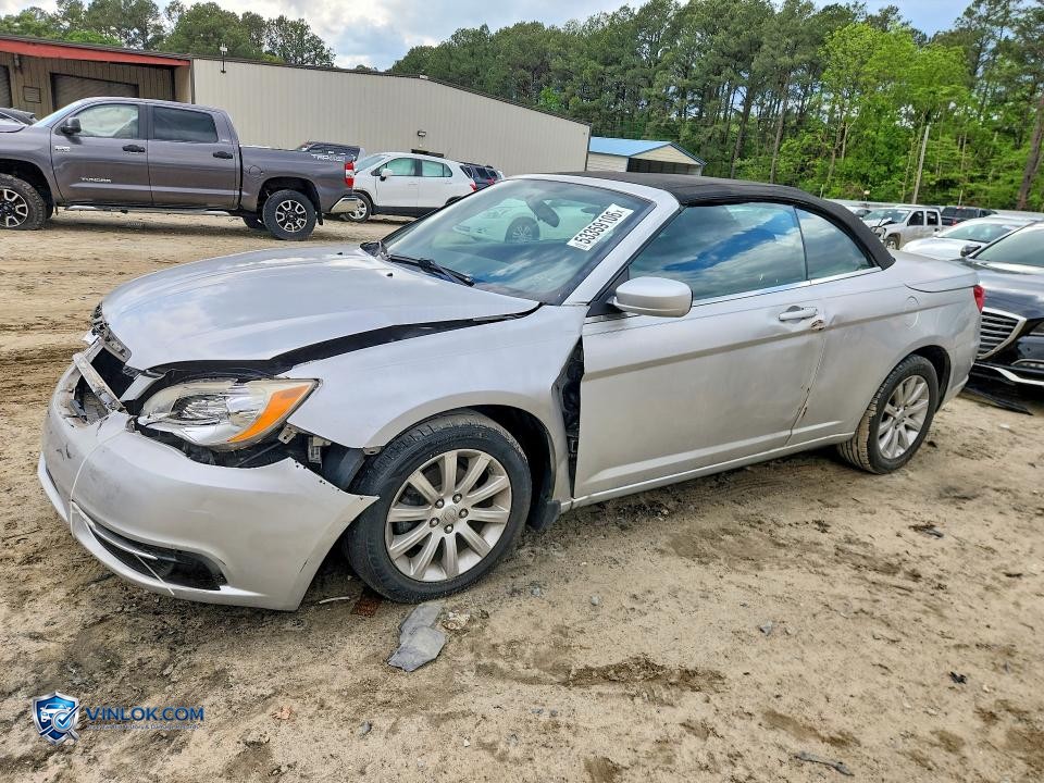 2012 CHRYSLER 200 TOURING – Lot 53359106 auction photo