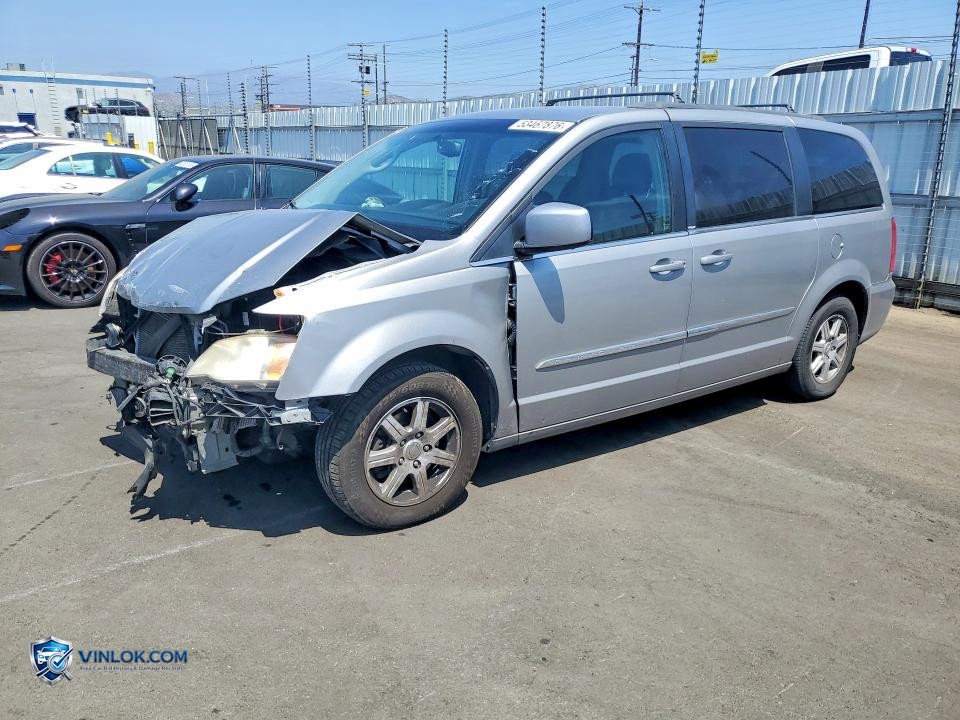 2013 CHRYSLER TOWN & COUNTRY TOURING – Lot 53467876 auction photo