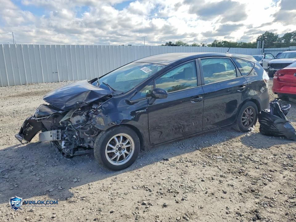 2013 TOYOTA PRIUS V THREE – Lot 53583096 auction photo