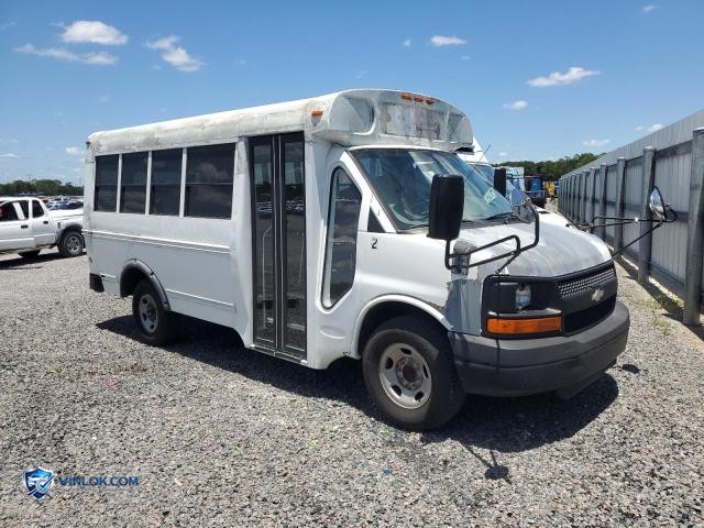 2008 CHEVROLET EXPRESS SHUTTLE BUS – Lot 53614036 auction photo
