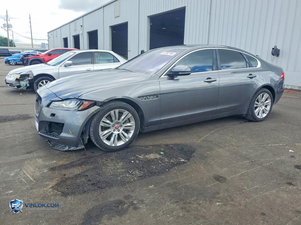 2017 JAGUAR XF PREMIUM – Lot 53702746 auction photo
