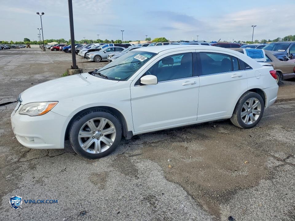 2013 CHRYSLER 200 TOURING – Lot 53726186 auction photo