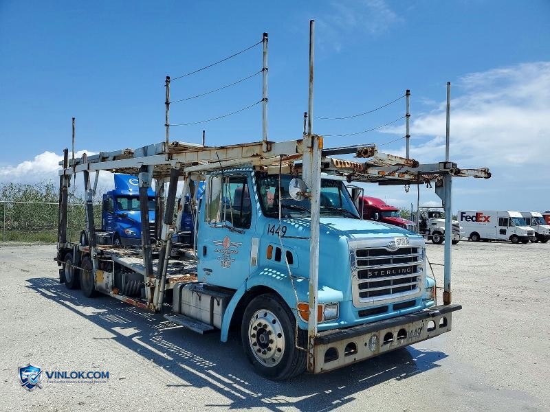 2004 STERLING TRUCK LT9500 CAR HAULER TRUCK – Lot 53730216 auction photo