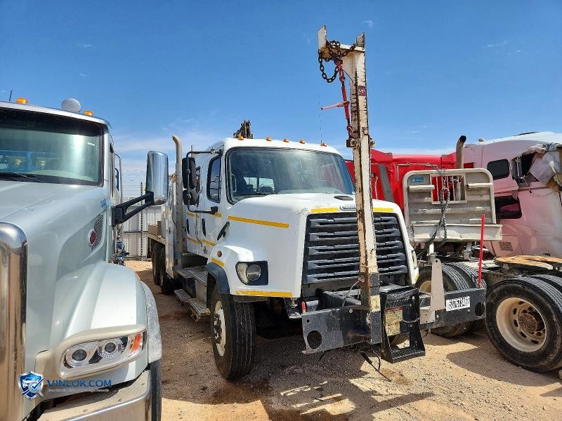 2016 FREIGHTLINER 108SD CRANE TRUCK – Lot 53767346 auction photo