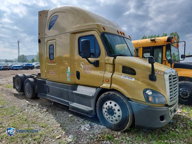 2018 FREIGHTLINER CASCADIA 113" SLEEPER CAB – Lot 53875646 auction photo