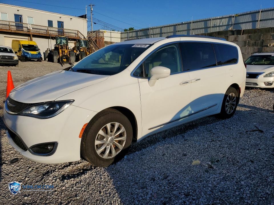 2019 CHRYSLER PACIFICA TOURING L – Lot 53974076 auction photo
