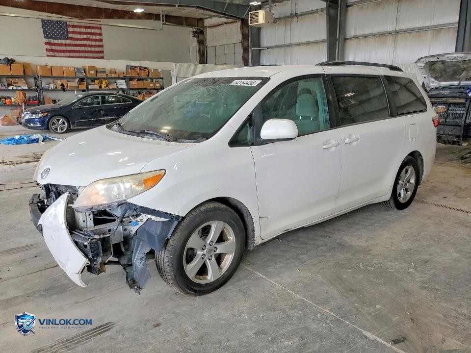 2015 TOYOTA SIENNA LE – Lot 54154406 auction photo