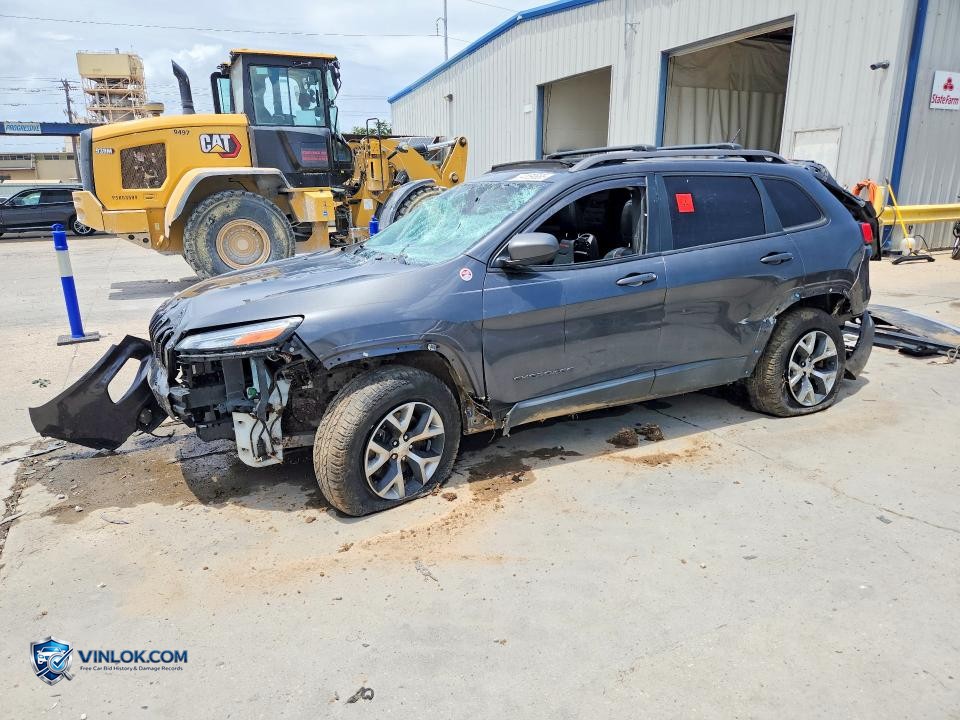 2015 JEEP CHEROKEE TRAILHAWK – Lot 54159686 auction photo