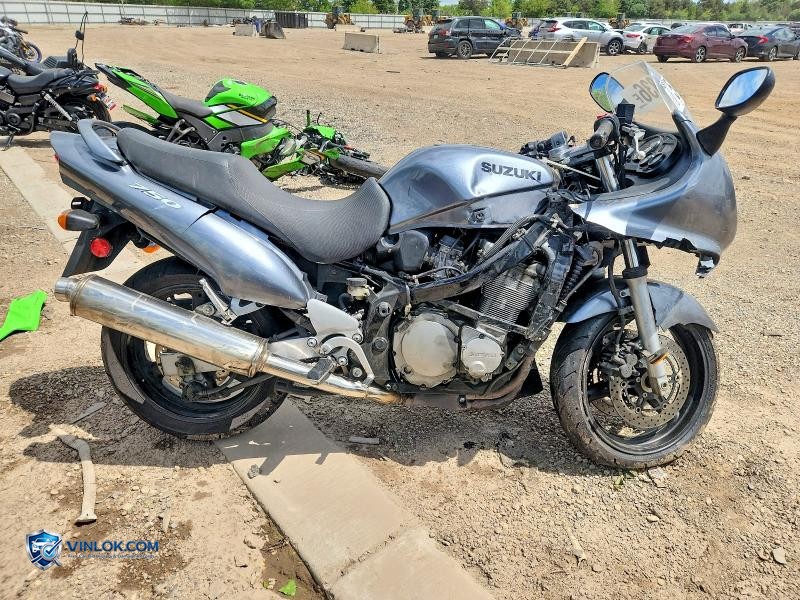 2003 SUZUKI GSX750 F – Lot 54186836 auction photo