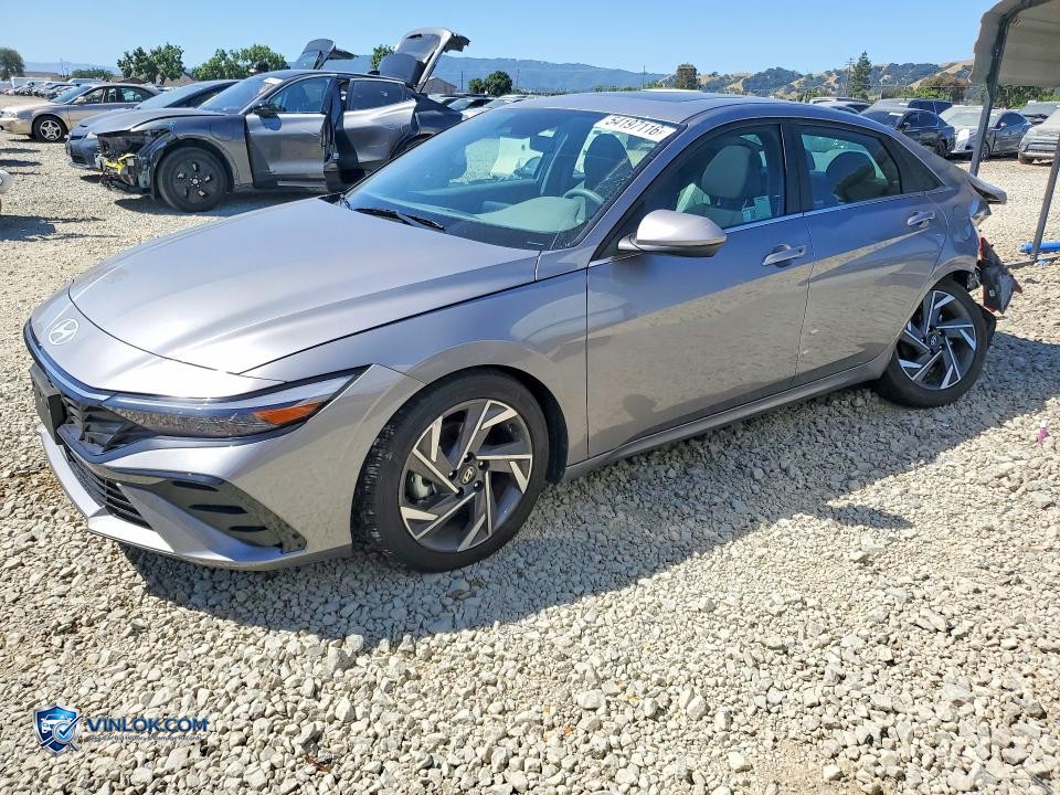2025 HYUNDAI ELANTRA SEL – Lot 54197116 auction photo