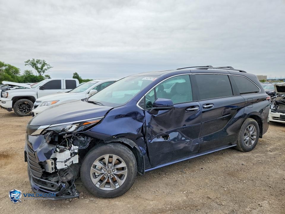 2025 TOYOTA SIENNA XLE 7-PASSENGER – Lot 54226226 auction photo