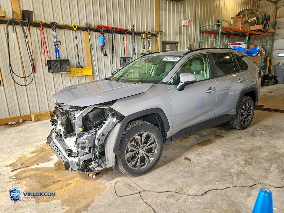 2024 TOYOTA RAV4 XLE PREMIUM – Lot 54237906 auction photo