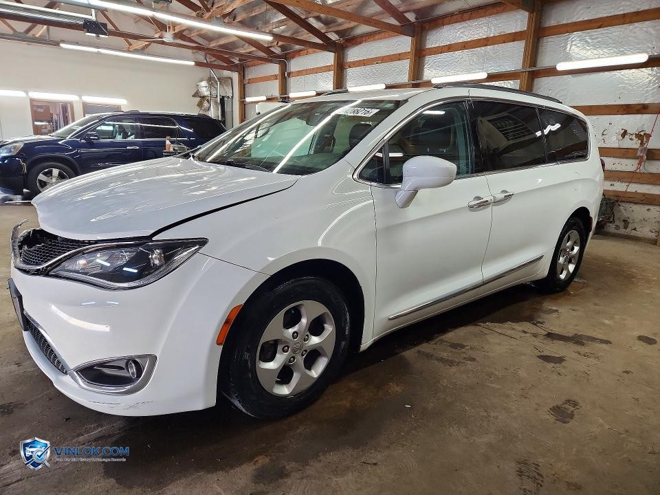 2017 CHRYSLER PACIFICA TOURING L PLUS – Lot 54288216 auction photo
