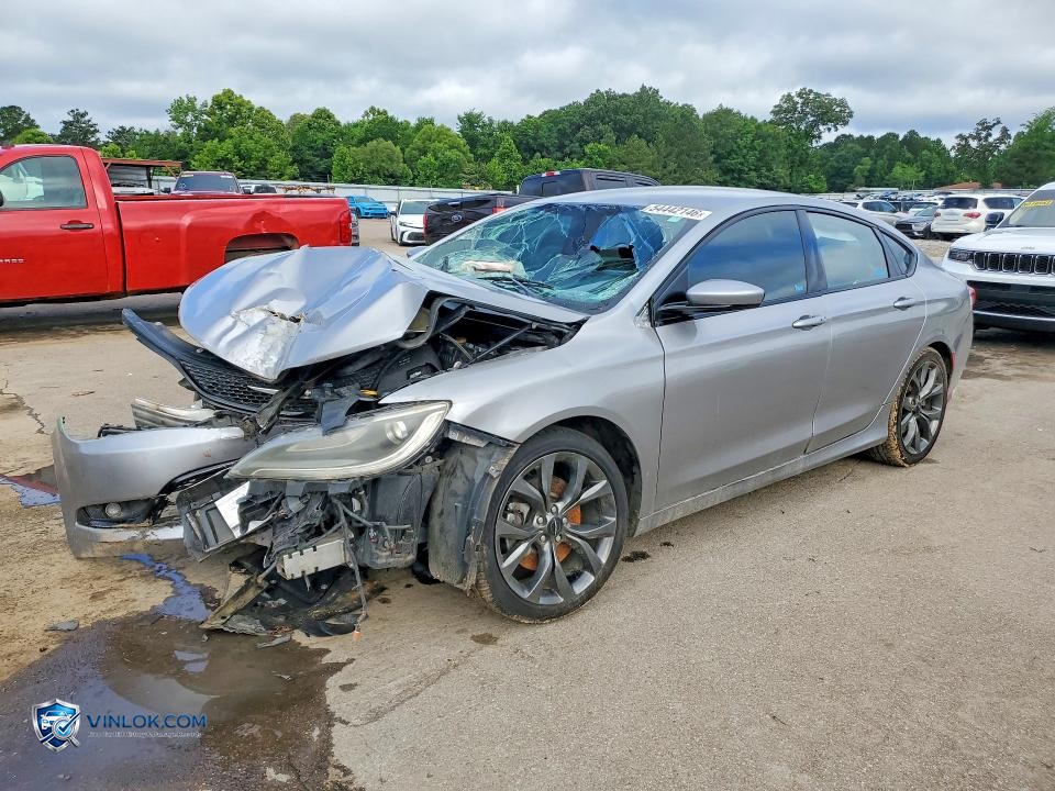 2015 CHRYSLER 200 S – Lot 54442146 auction photo