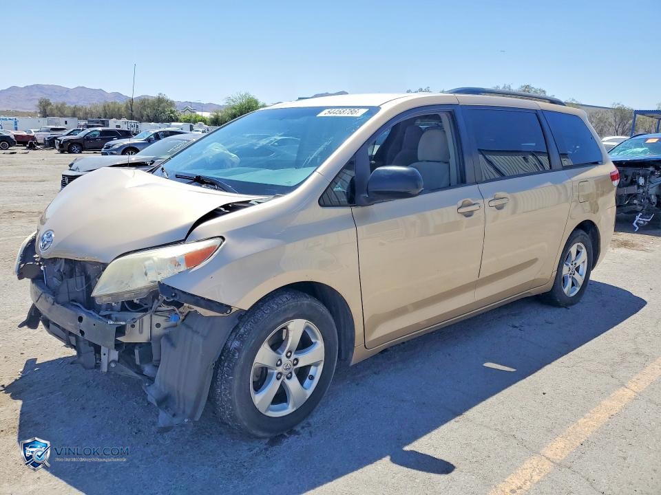 2013 TOYOTA SIENNA LE – Lot 54458786 auction photo