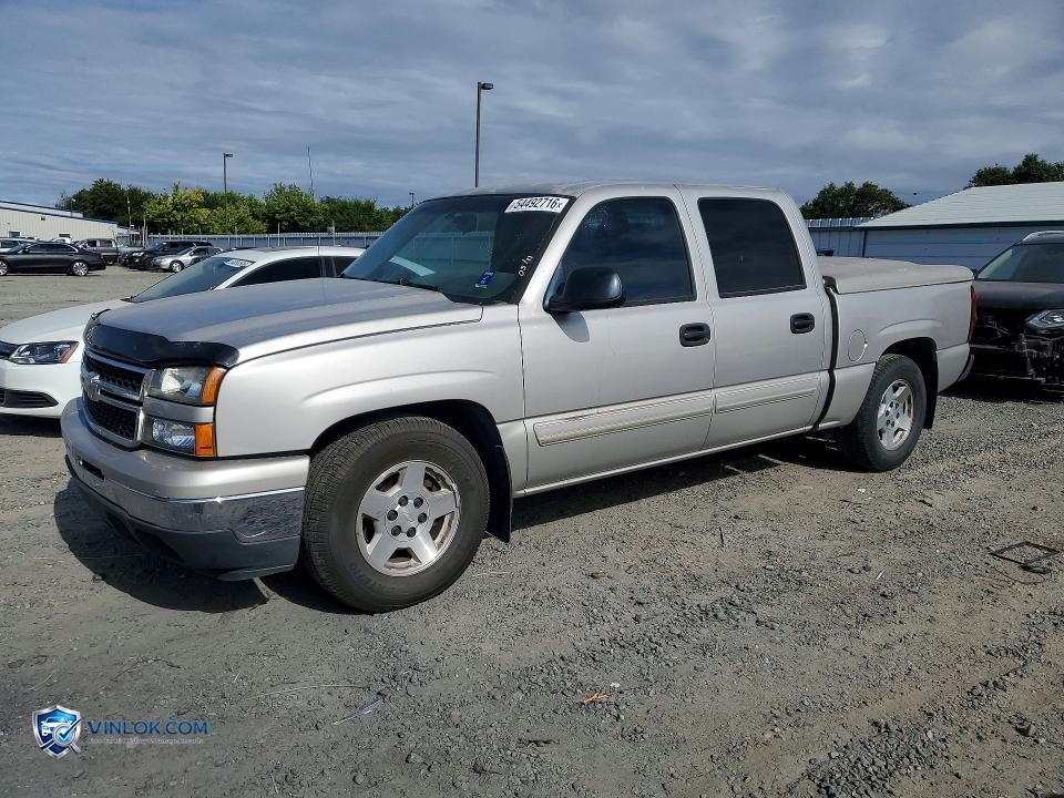 2007 CHEVROLET SILVERADO C1500 CLASSIC CREW CAB – Lot 54492716 auction photo