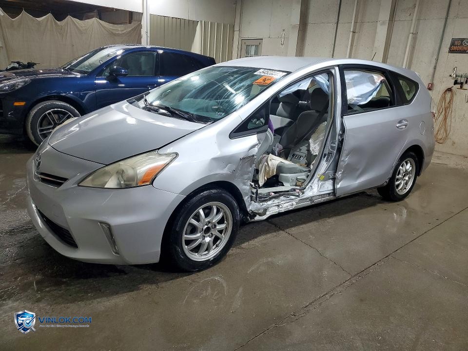 2014 TOYOTA PRIUS V TWO – Lot 54528886 auction photo