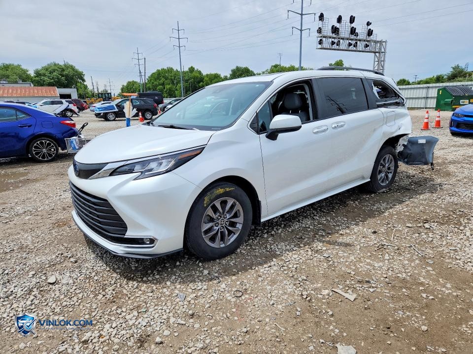 2023 TOYOTA SIENNA XLE – Lot 54610316 auction photo