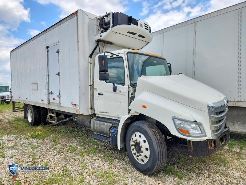 2011 HINO 338 REFRIGERATED BOX TRUCK – Lot 54617406 auction photo
