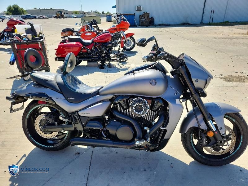 2016 SUZUKI VZR1800 – Lot 54640956 auction photo