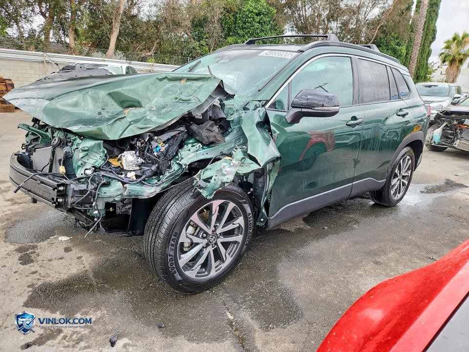 2025 TOYOTA COROLLA CROSS XLE – Lot 54658906 auction photo