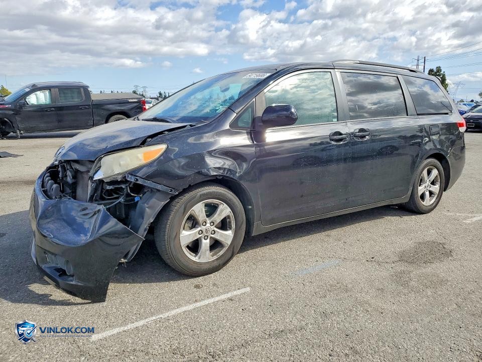 2014 TOYOTA SIENNA – Lot 54719686 auction photo