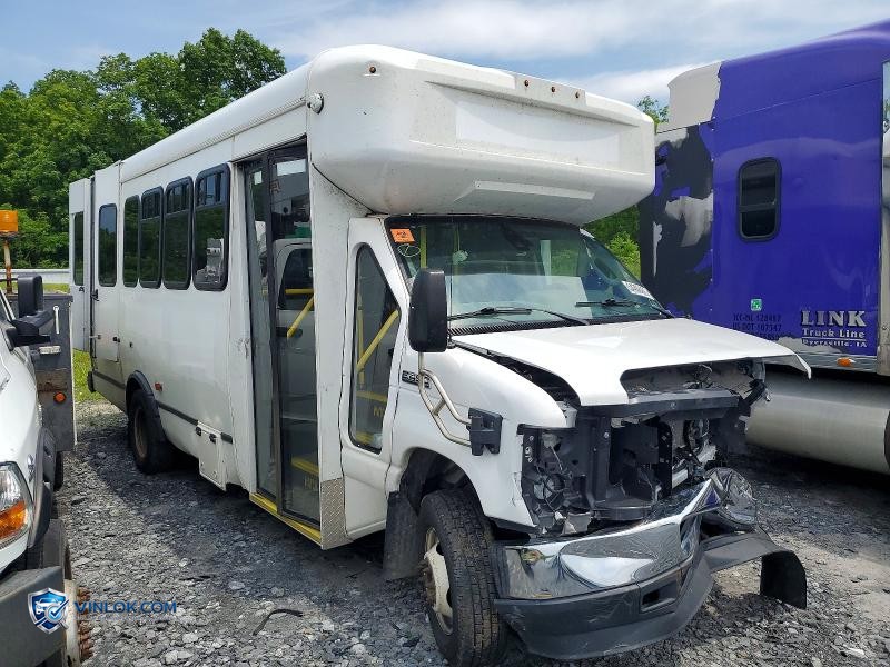 2022 FORD E450 SHUTTLE BUS – Lot 54762456 auction photo