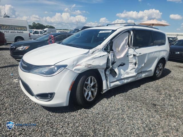 2020 CHRYSLER PACIFICA TOURING L PLUS – Lot 54768406 auction photo