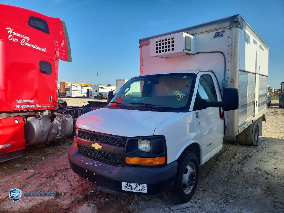 2016 CHEVROLET EXPRESS REFRIGERATED BOX TRUCK – Lot 54796346 auction photo