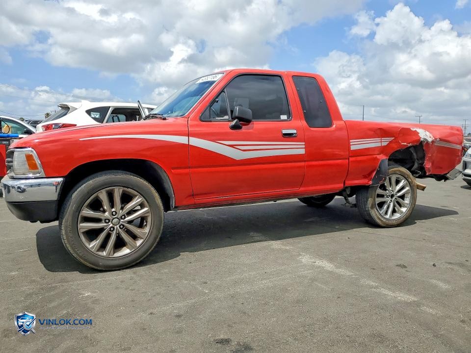 1990 TOYOTA PICKUP DELUXE – Lot 54853186 auction photo