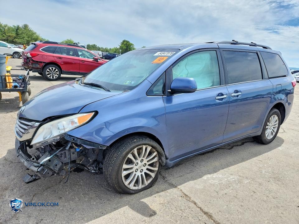 2015 TOYOTA SIENNA XLE 8-PASSENGER – Lot 54947076 auction photo