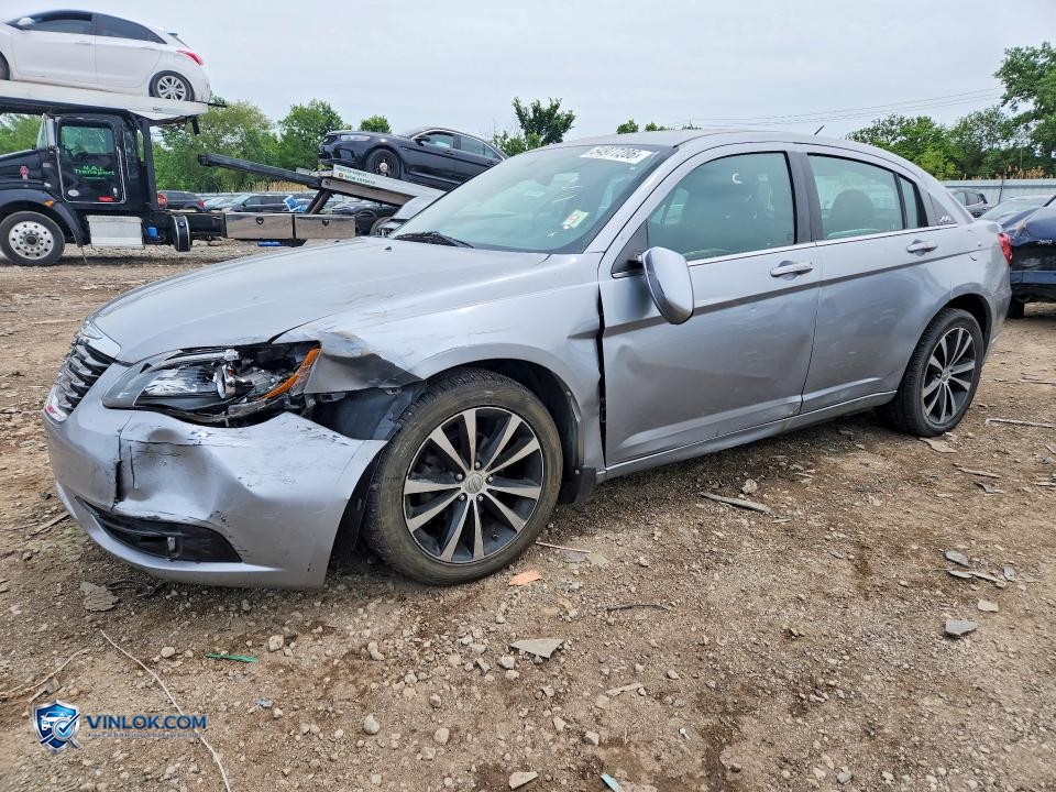 2013 CHRYSLER 200 TOURING – Lot 54977286 auction photo