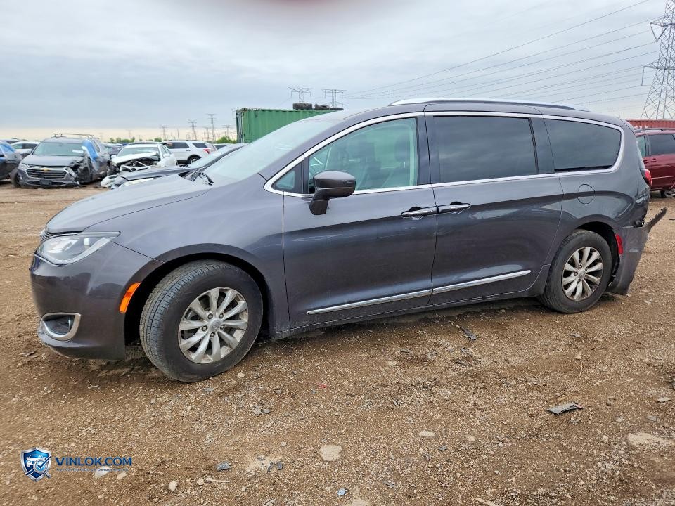 2018 CHRYSLER PACIFICA TOURING L PLUS – Lot 55122056 auction photo