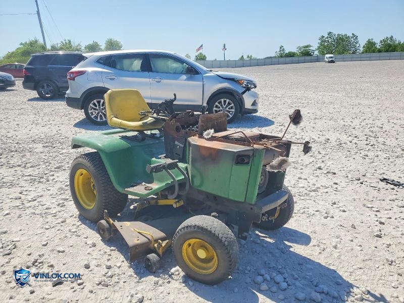1992 JOHN DEERE LAWN MOWER – Lot 55198846 auction photo