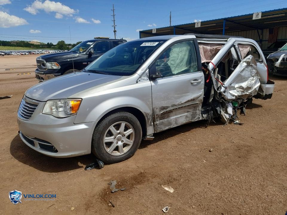 2011 CHRYSLER TOWN & COUNTRY TOURING – Lot 55217436 auction photo