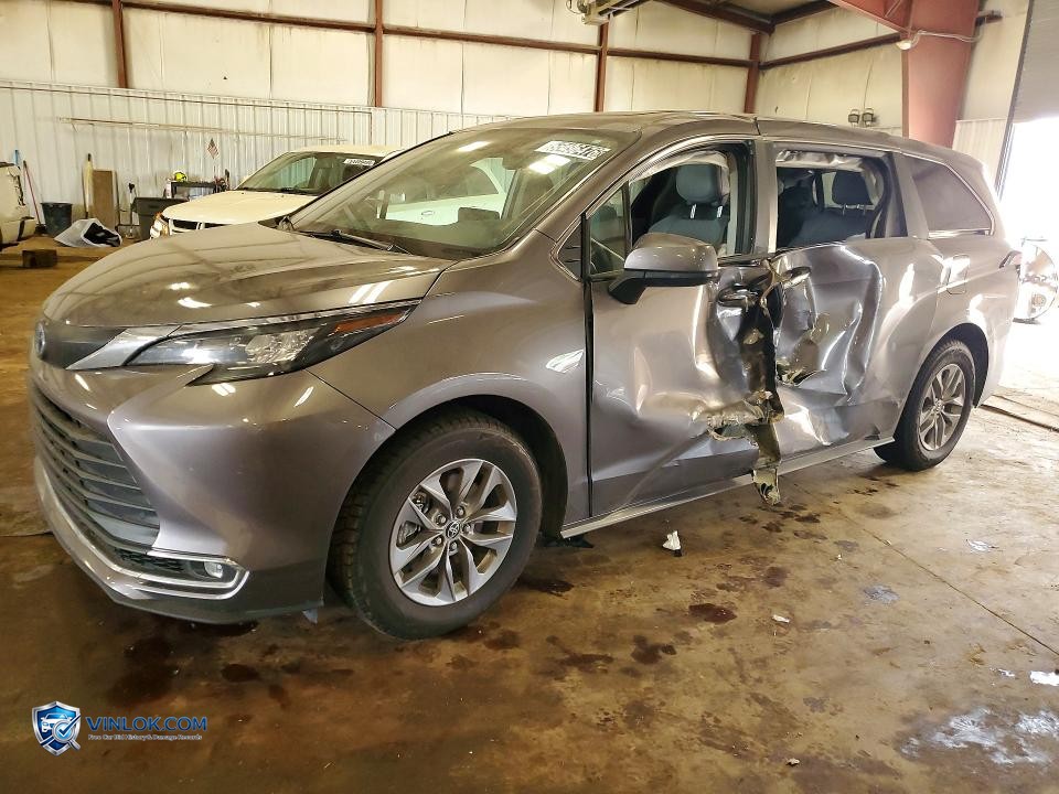 2024 TOYOTA SIENNA XLE 7-PASSENGER – Lot 55496476 auction photo