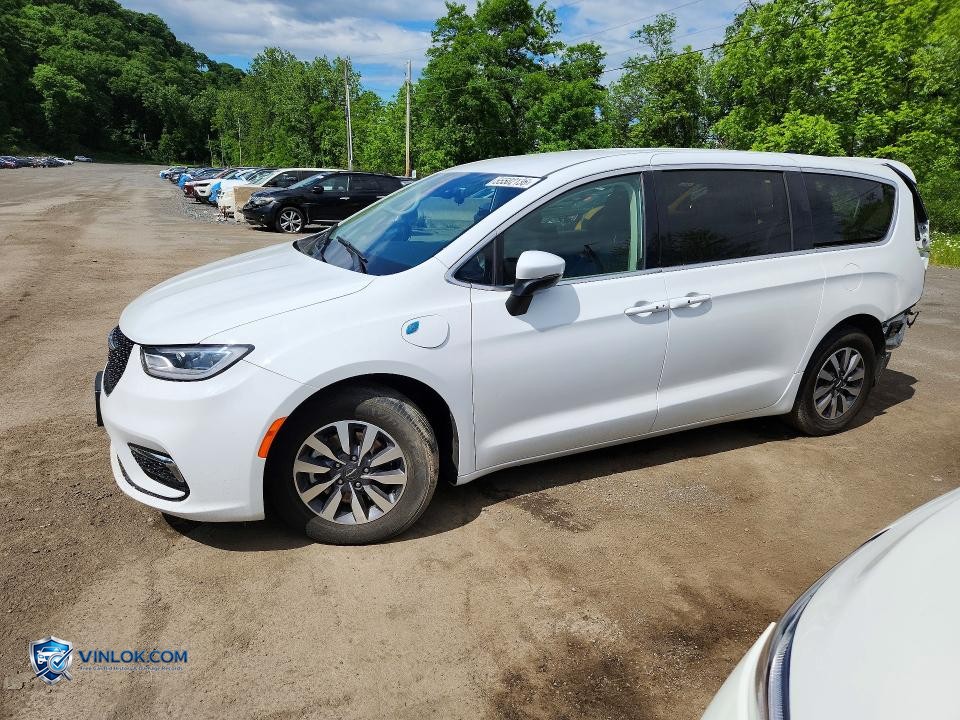 2023 CHRYSLER PACIFICA HYBRID TOURING L – Lot 55502136 auction photo