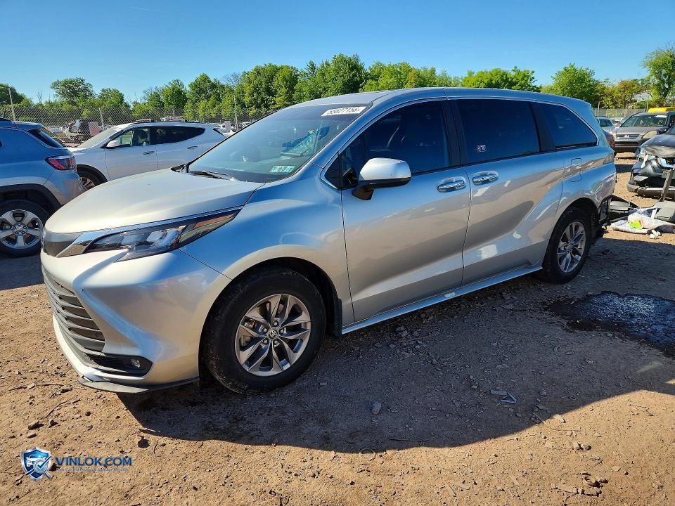 2025 TOYOTA SIENNA XLE 7-PASSENGER – Lot 55627156 auction photo