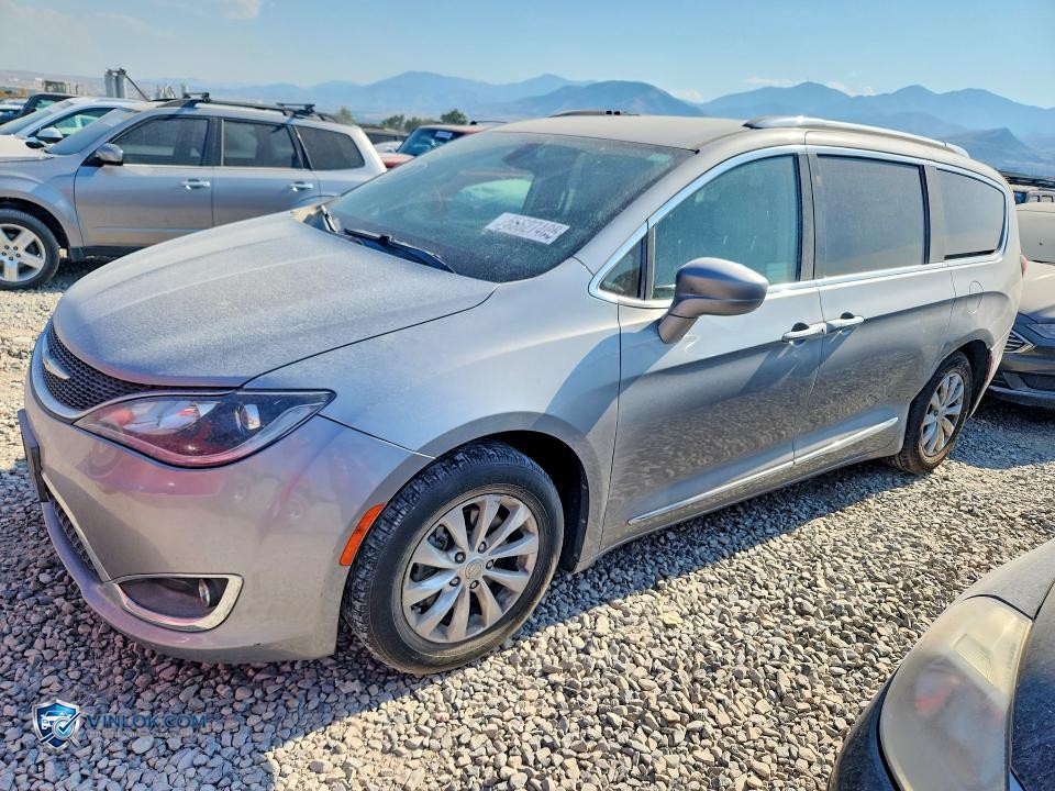 2018 CHRYSLER PACIFICA TOURING L PLUS – Lot 55627406 auction photo