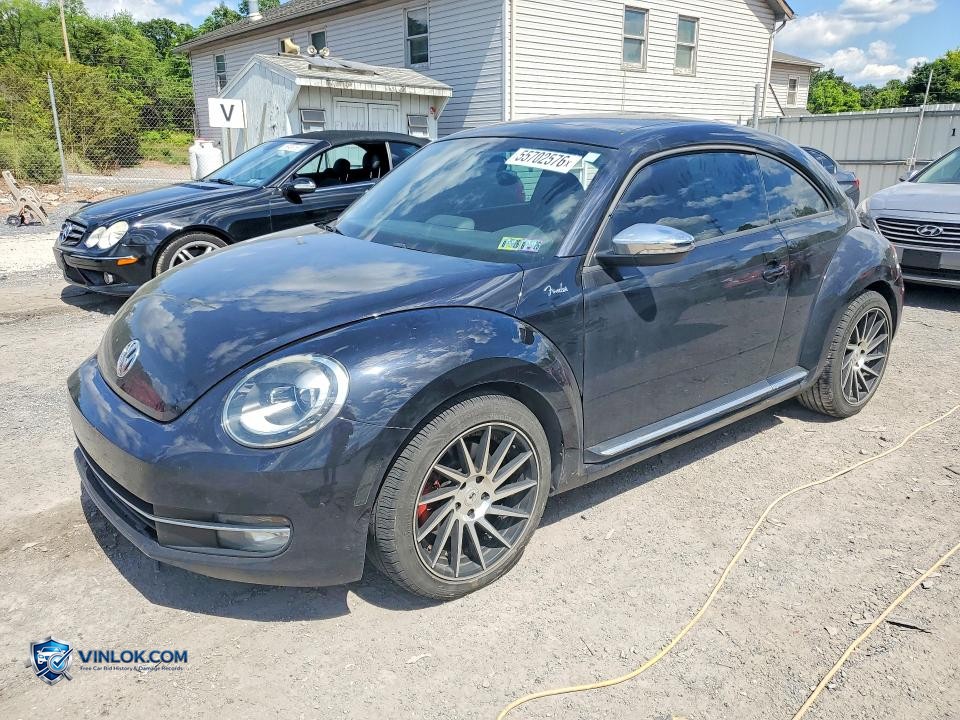 2013 VOLKSWAGEN BEETLE TURBO – Lot 55702576 auction photo